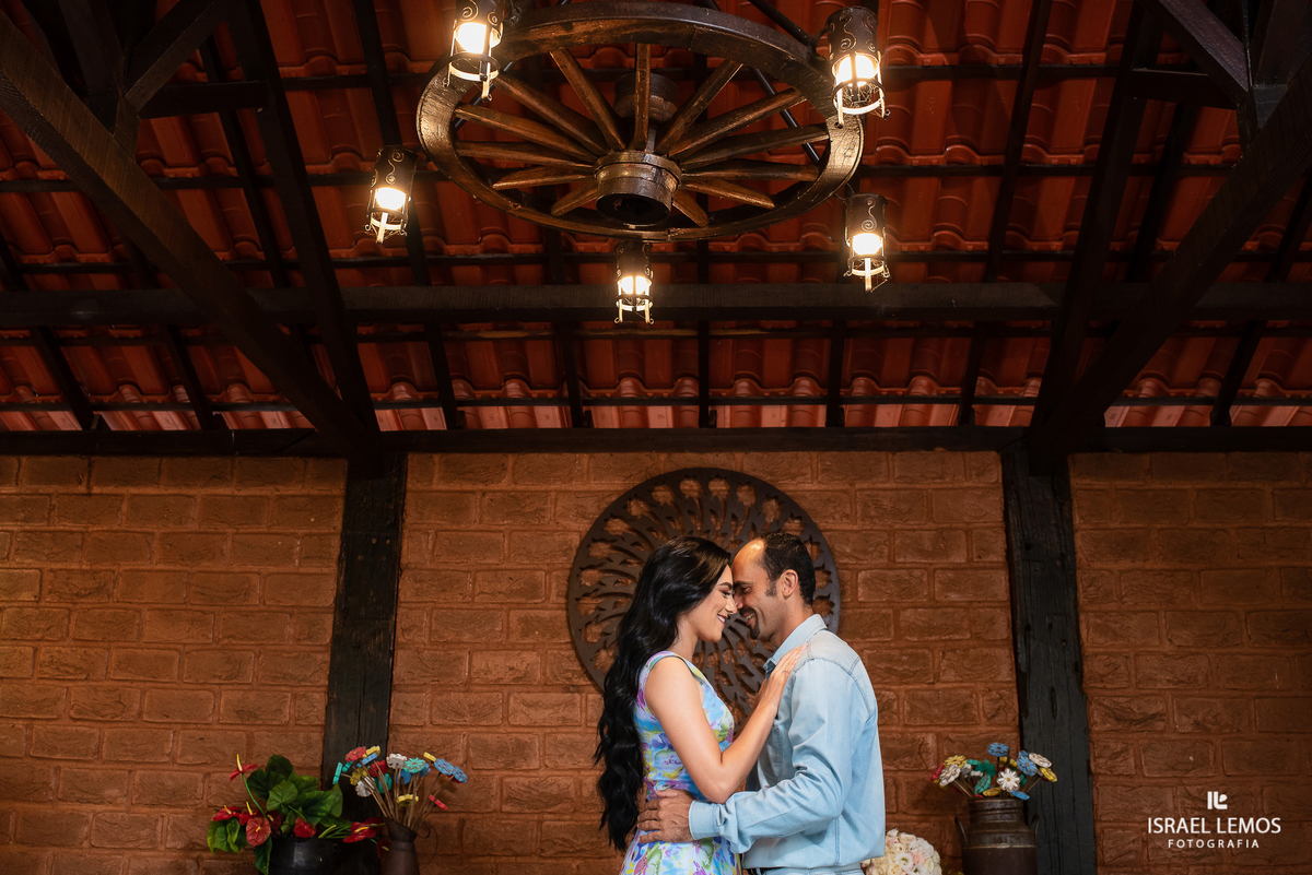  Pré Wedding, realizado na cidade de Para de Minas/MG, fotografia registrada pelo fotógrafo de casamento Israel Lemos.