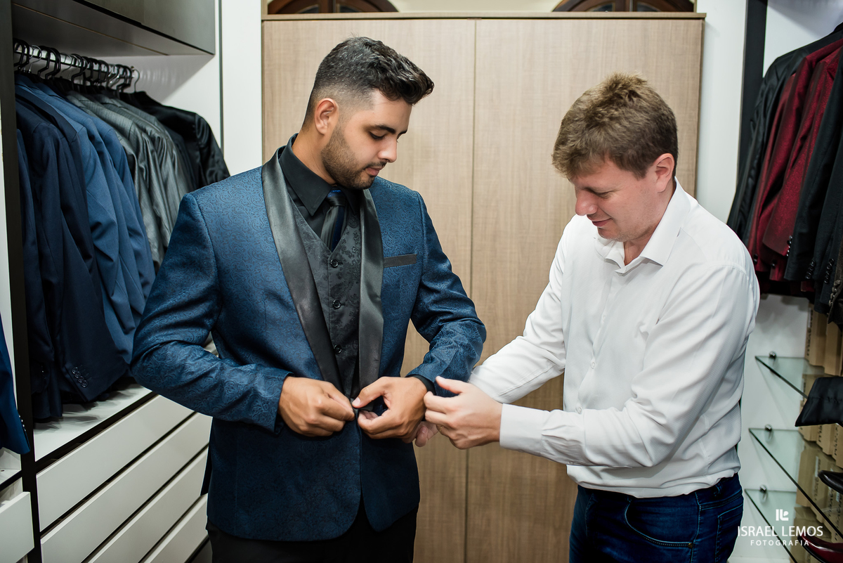 maquiagem de noiva na cidade de Para de minas/MG, fotografia registrada pelo fotógrafo de casamento Israel Lemos.