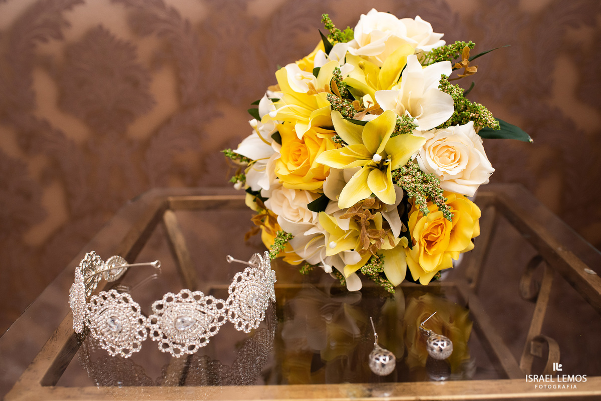 maquiagem de noiva na cidade de Para de minas/MG, fotografia registrada pelo fotógrafo de casamento Israel Lemos.