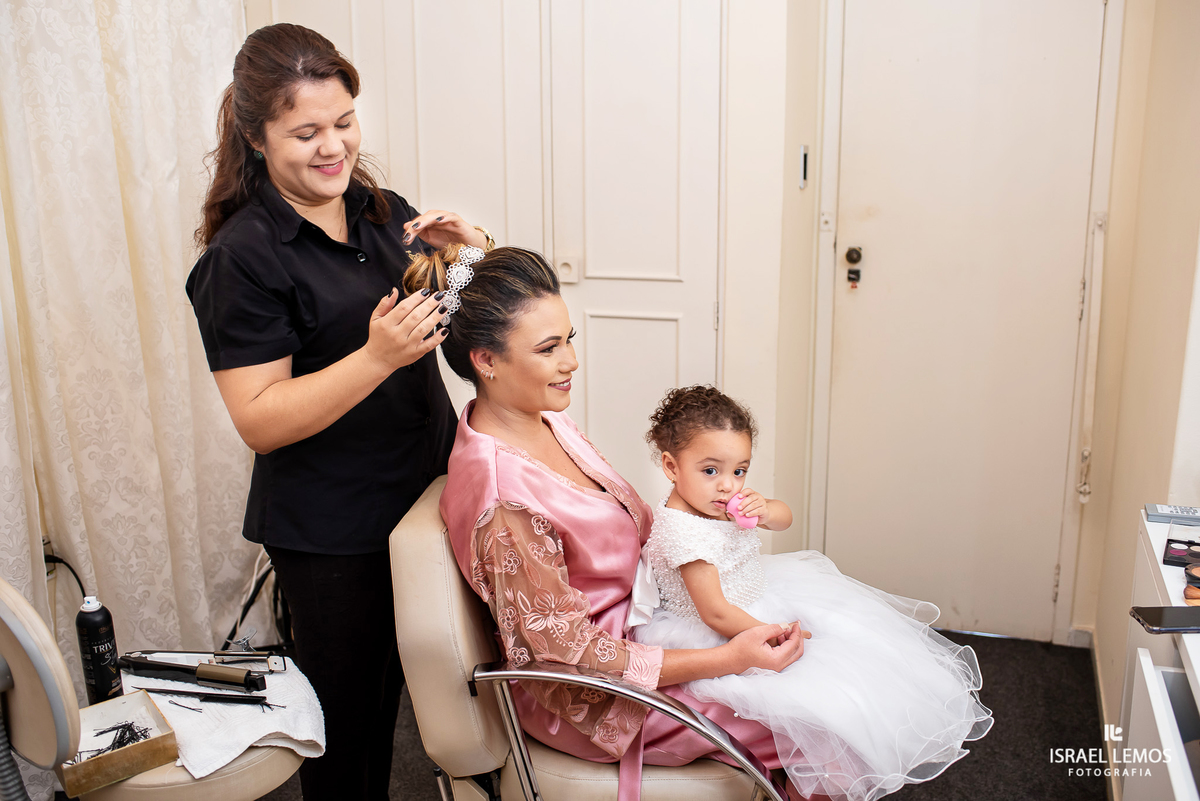 Casamento, realizado na igreja São Francisco na cidade de Para de minas/MG, fotografia registrada pelo fotógrafo de casamento Israel Lemos.