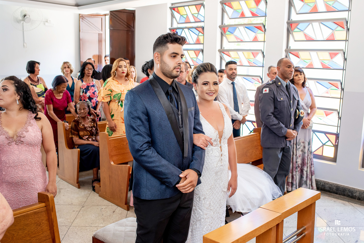 Casamento, realizado na igreja São Francisco na cidade de Para de minas/MG, fotografia registrada pelo fotógrafo de casamento Israel Lemos.