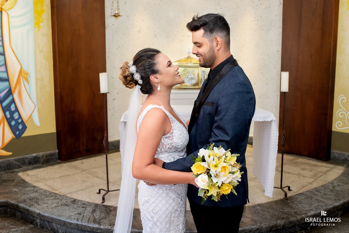 Casamento, realizado na igreja São Francisco na cidade de Para de minas/MG, fotografia registrada pelo fotógrafo de casamento Israel Lemos.