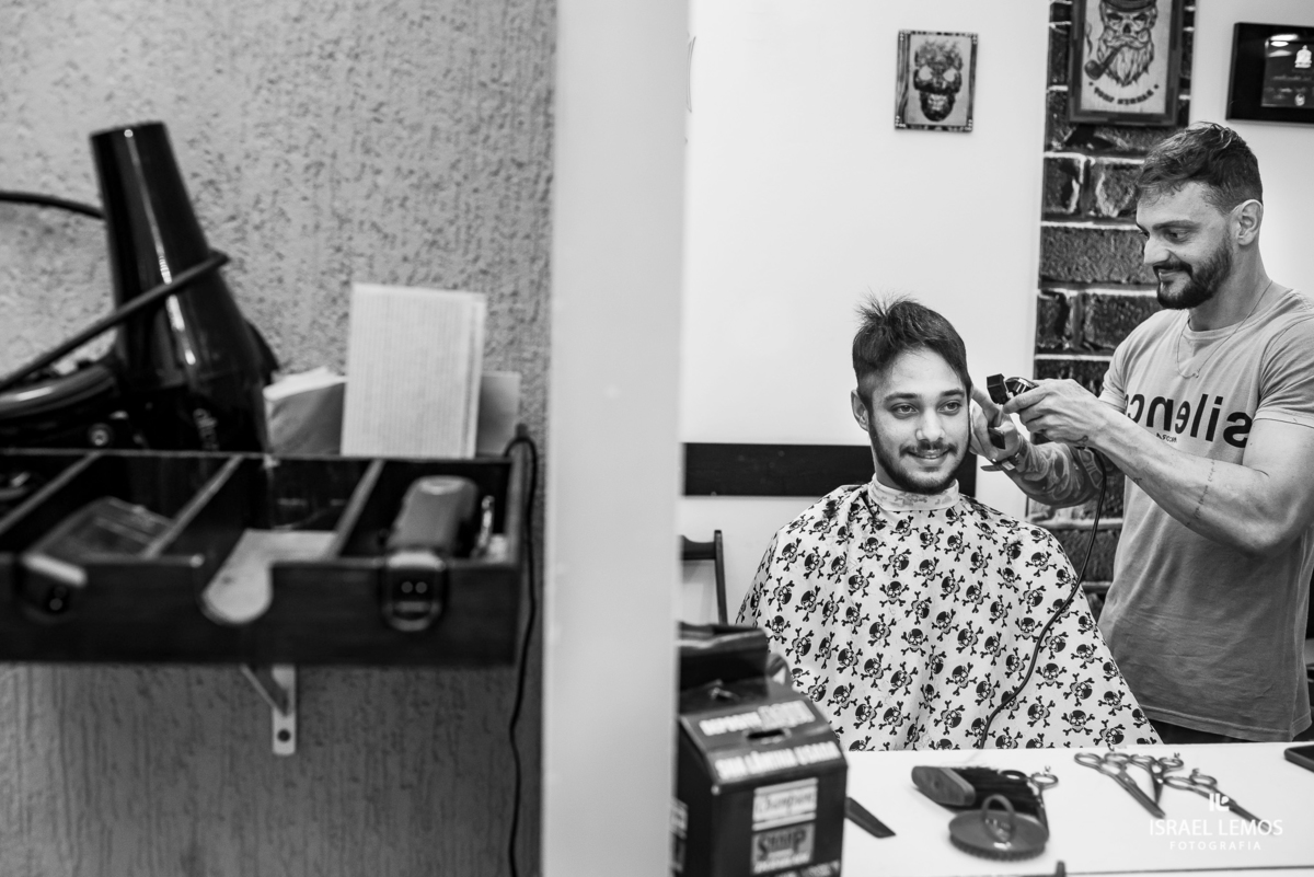 make do noivo Felipe, realizado na no salao antonio rocha na cidade de Para de minas/MG, fotografia registrada pelo fotógrafo de casamento Israel Lemos.