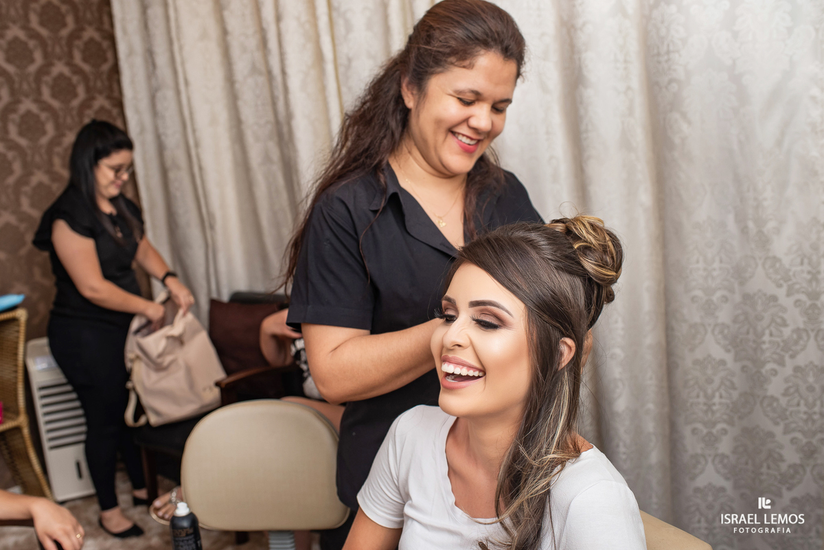 make da noiva barbara, realizado na na Erica damas na cidade de Para de minas/MG, fotografia registrada pelo fotógrafo de casamento Israel Lemos.