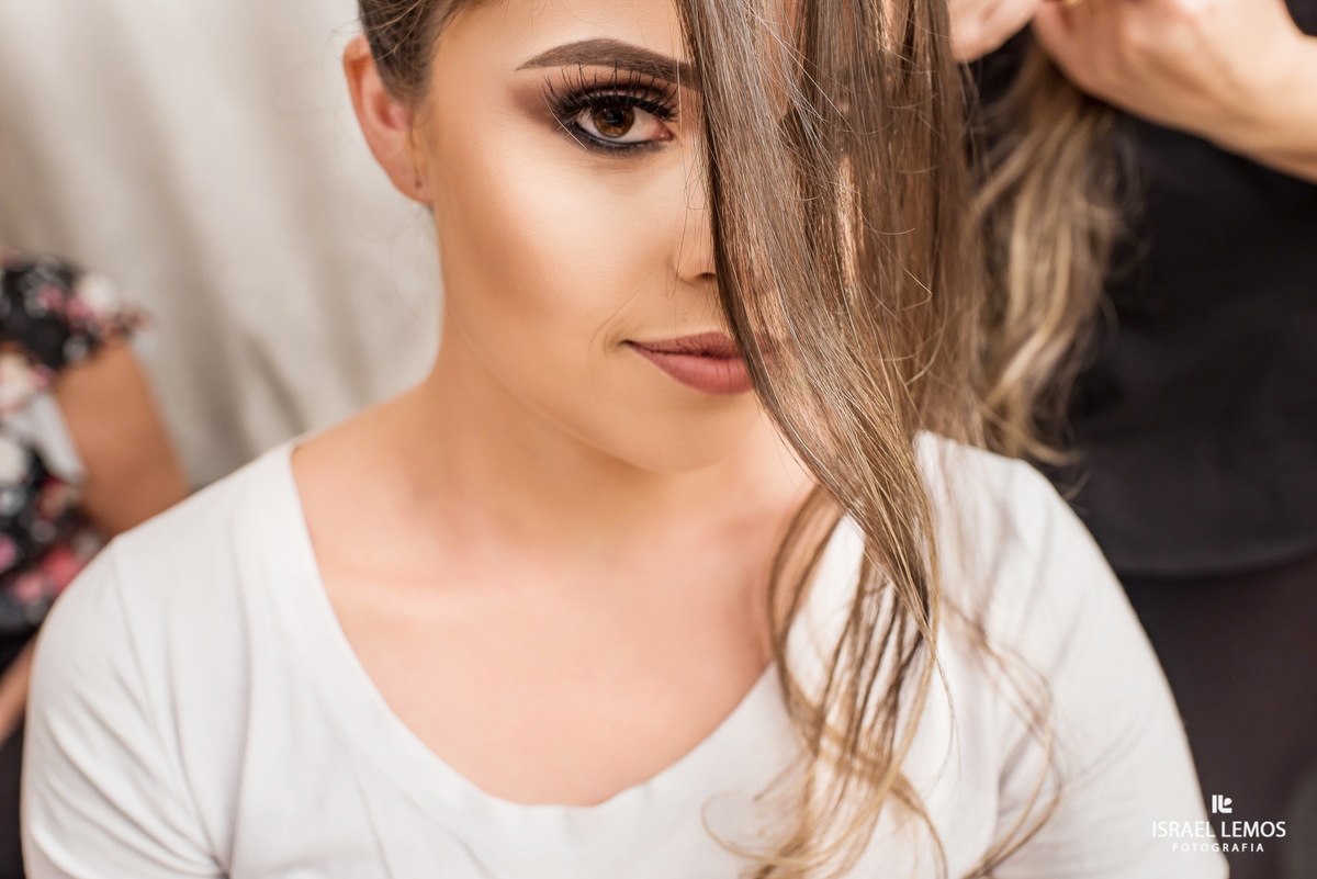 make da noiva barbara, realizado na na Erica damas na cidade de Para de minas/MG, fotografia registrada pelo fotógrafo de casamento Israel Lemos.