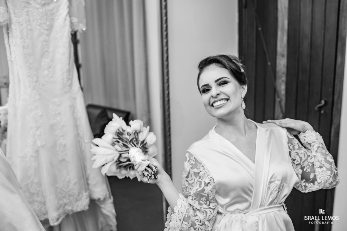 make da noiva barbara, realizado na na Erica damas na cidade de Para de minas/MG, fotografia registrada pelo fotógrafo de casamento Israel Lemos.