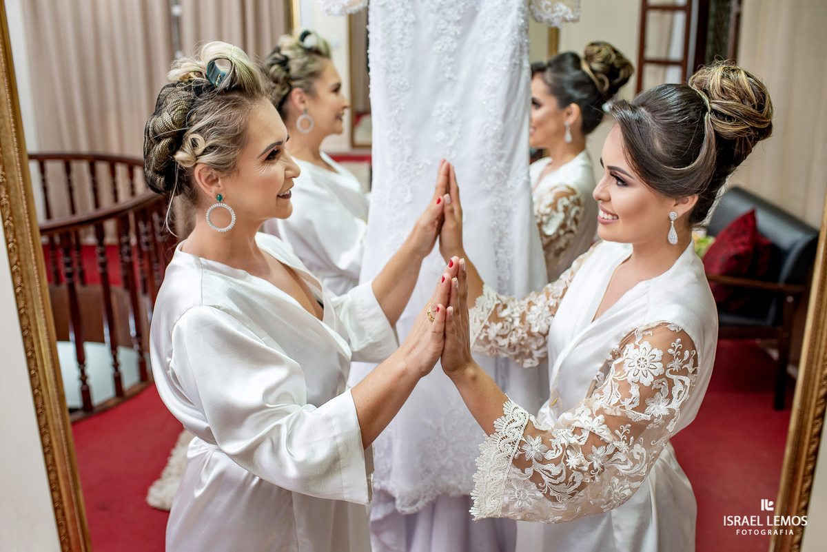 make da noiva barbara, realizado na na Erica damas na cidade de Para de minas/MG, fotografia registrada pelo fotógrafo de casamento Israel Lemos.