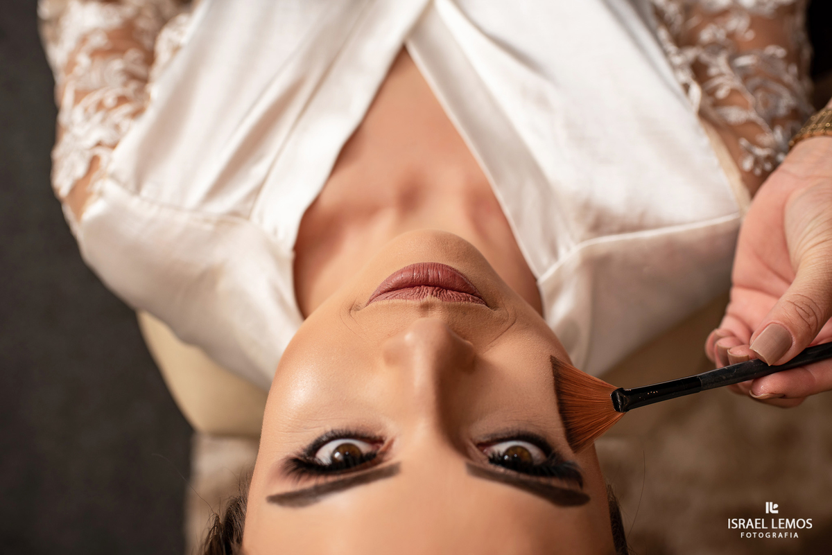 make da noiva barbara, realizado na na Erica damas na cidade de Para de minas/MG, fotografia registrada pelo fotógrafo de casamento Israel Lemos.