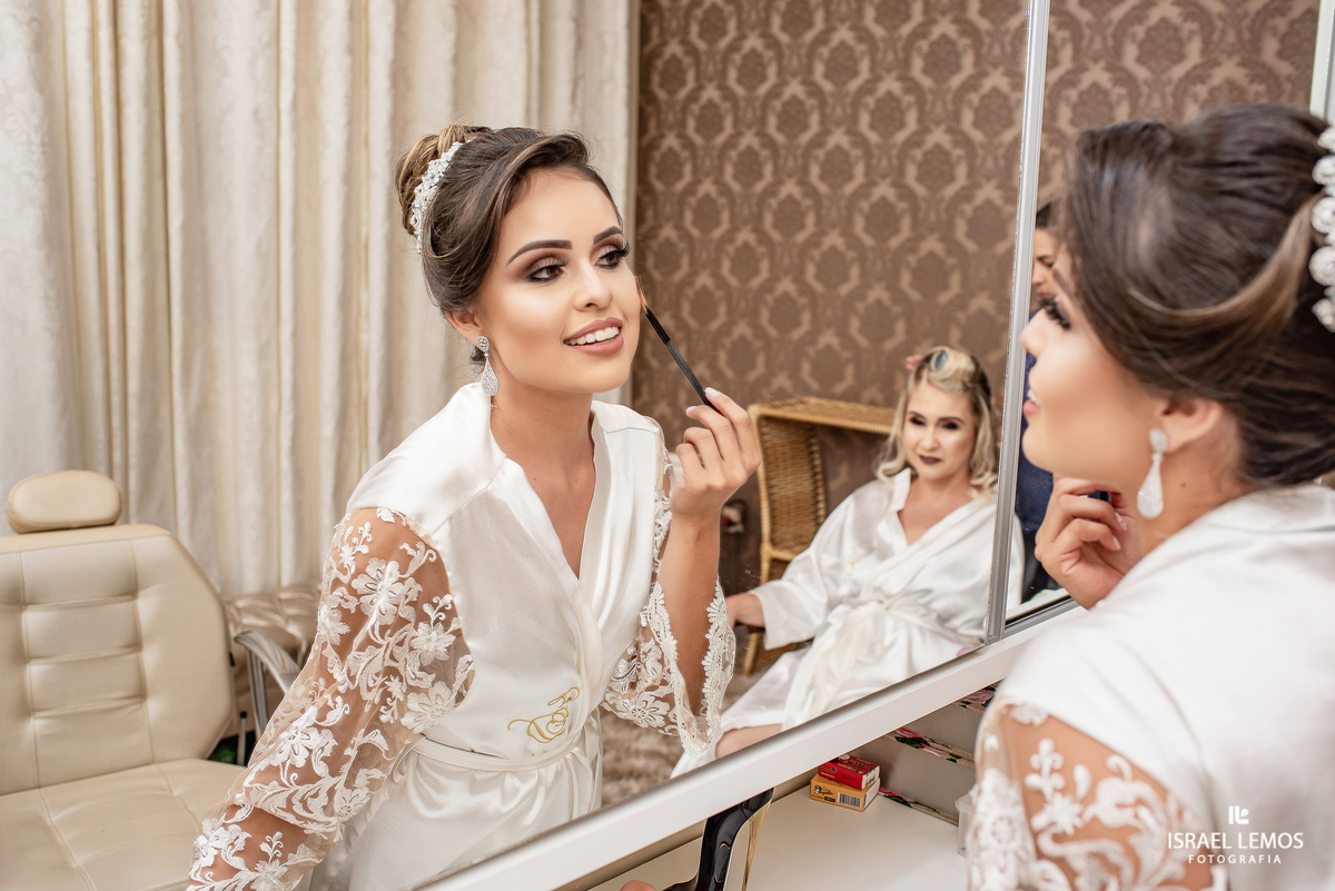 make da noiva barbara, realizado na na Erica damas na cidade de Para de minas/MG, fotografia registrada pelo fotógrafo de casamento Israel Lemos.