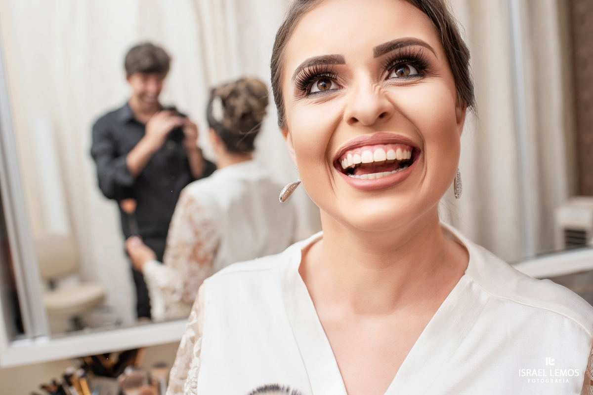 make da noiva barbara, realizado na na Erica damas na cidade de Para de minas/MG, fotografia registrada pelo fotógrafo de casamento Israel Lemos.