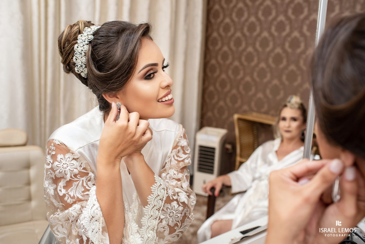 make da noiva barbara, realizado na na Erica damas na cidade de Para de minas/MG, fotografia registrada pelo fotógrafo de casamento Israel Lemos.