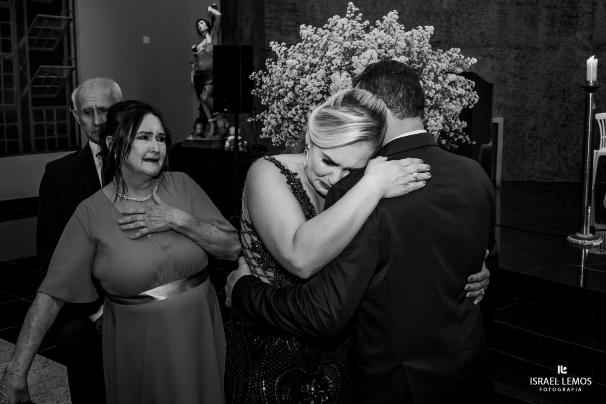 Casamento, realizado na igreja São Sebastião na cidade de Para de minas/MG, fotografia registrada pelo fotógrafo de casamento Israel Lemos.