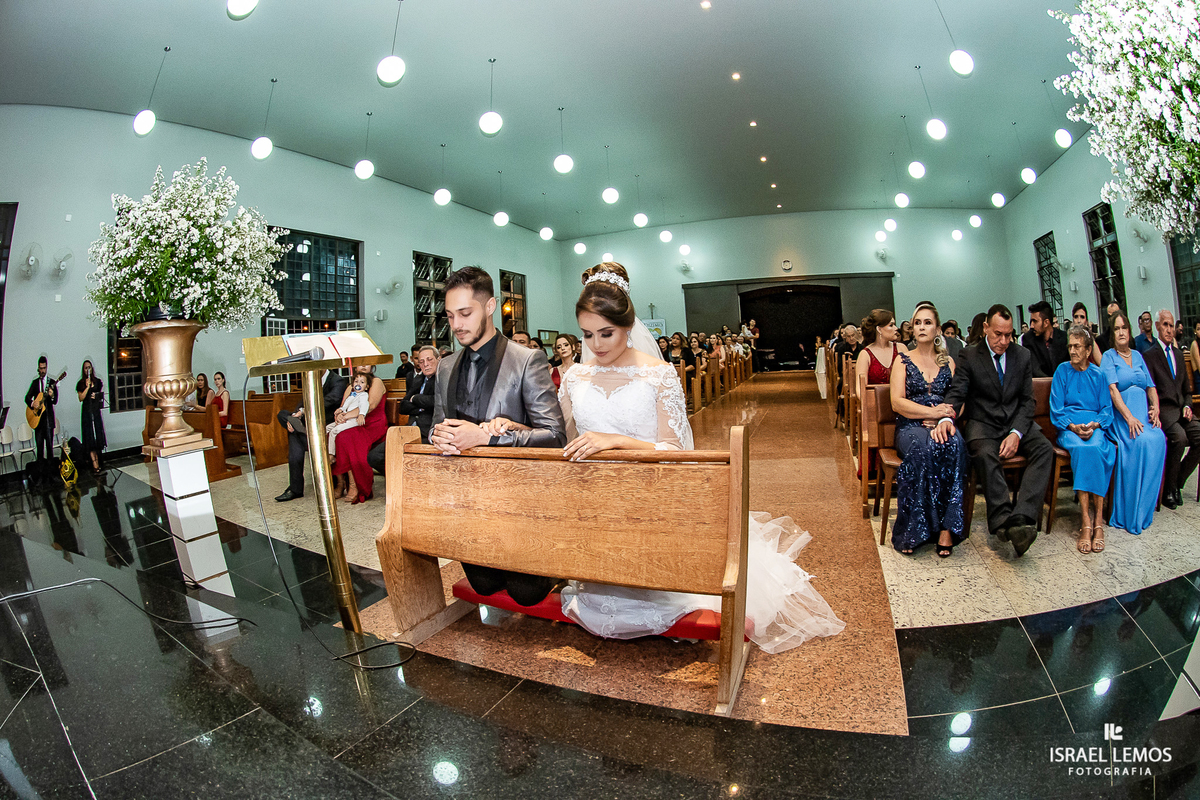 Casamento, realizado na igreja São Sebastião na cidade de Para de minas/MG, fotografia registrada pelo fotógrafo de casamento Israel Lemos.