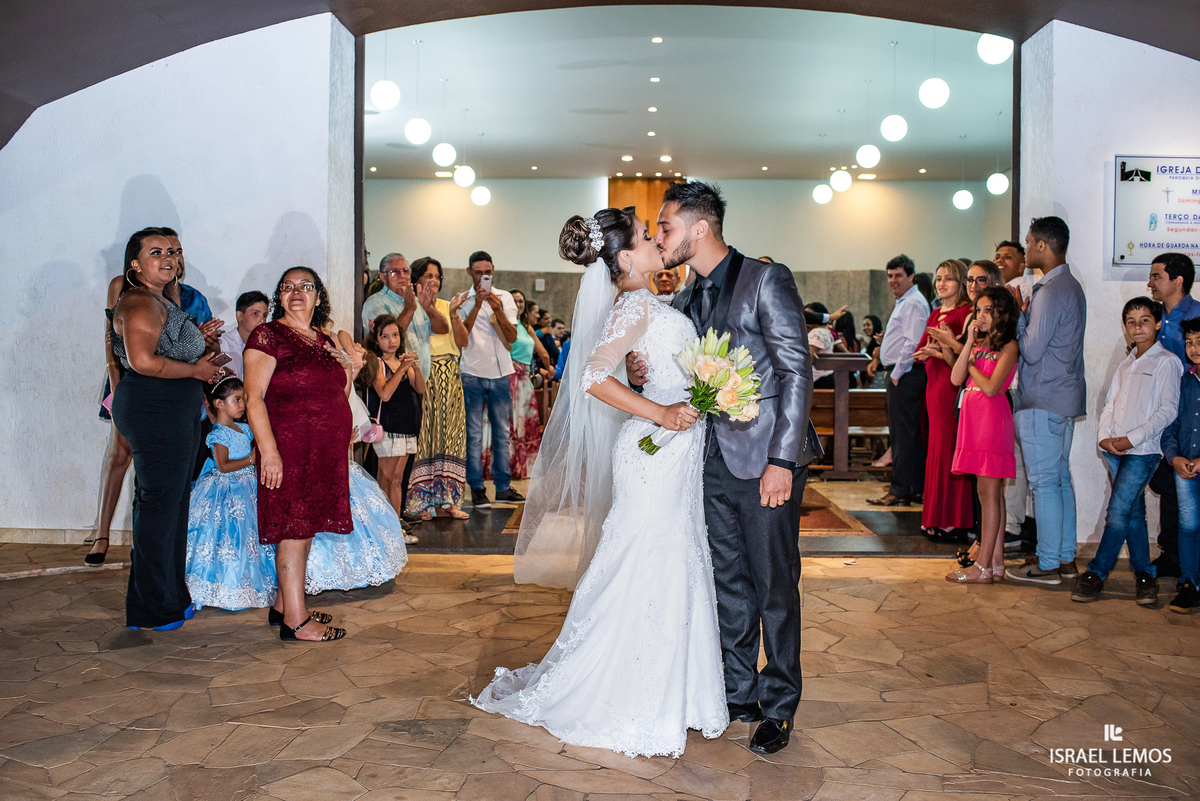 Casamento, realizado na igreja São Sebastião na cidade de Para de minas/MG, fotografia registrada pelo fotógrafo de casamento Israel Lemos.