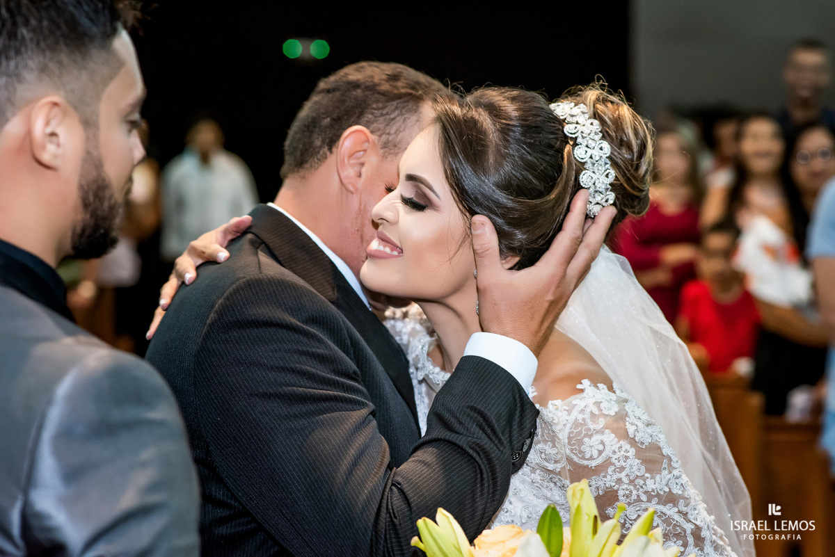 Casamento, realizado na igreja São Sebastião na cidade de Para de minas/MG, fotografia registrada pelo fotógrafo de casamento Israel Lemos.