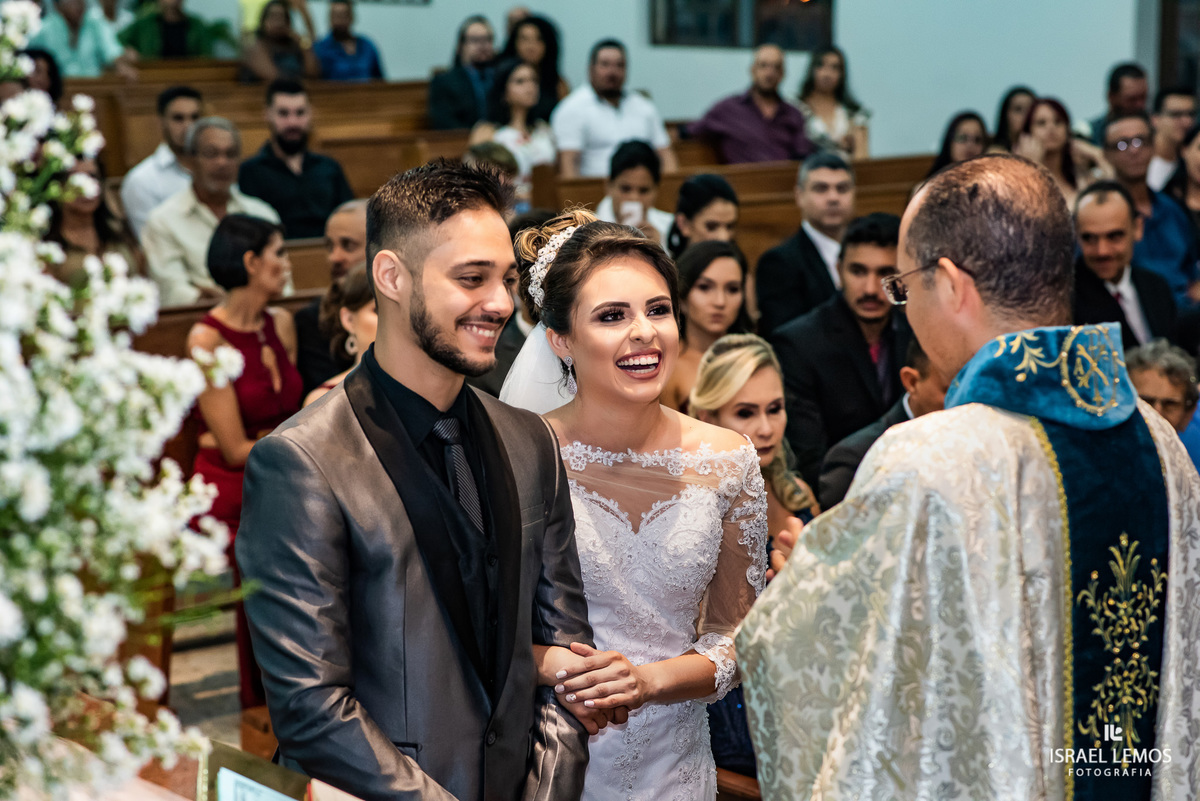 Casamento, realizado na igreja São Sebastião na cidade de Para de minas/MG, fotografia registrada pelo fotógrafo de casamento Israel Lemos.