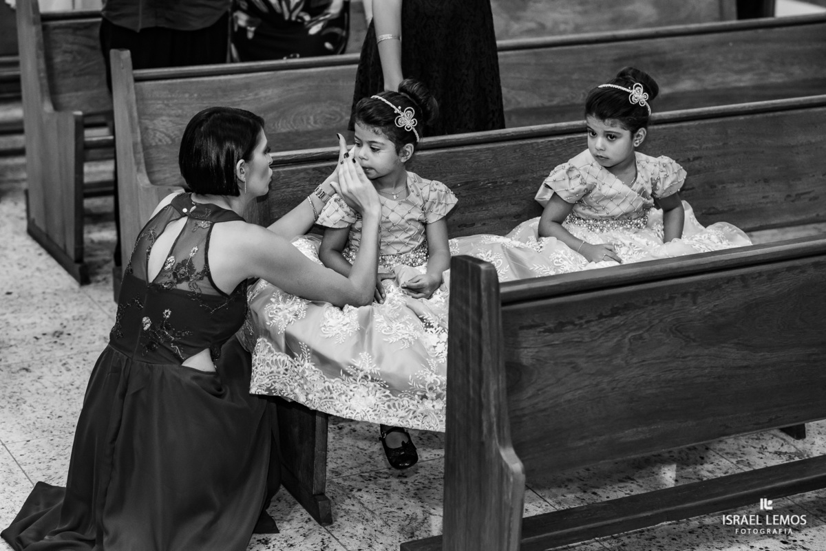 Casamento, realizado na igreja São Sebastião na cidade de Para de minas/MG, fotografia registrada pelo fotógrafo de casamento Israel Lemos.