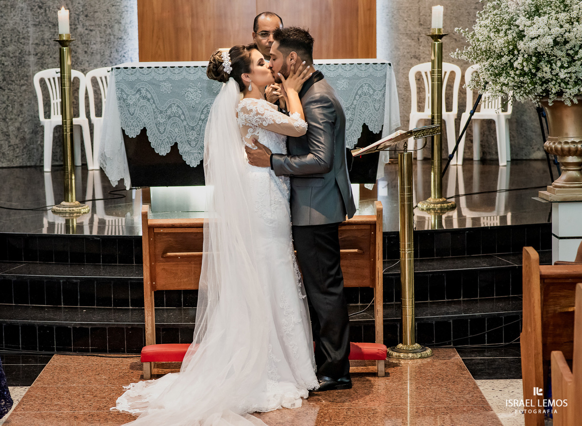 Casamento, realizado na igreja São Sebastião na cidade de Para de minas/MG, fotografia registrada pelo fotógrafo de casamento Israel Lemos.