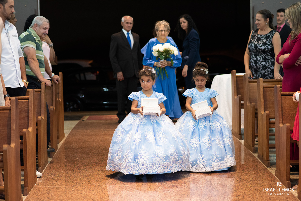 Casamento, realizado na igreja São Sebastião na cidade de Para de minas/MG, fotografia registrada pelo fotógrafo de casamento Israel Lemos.