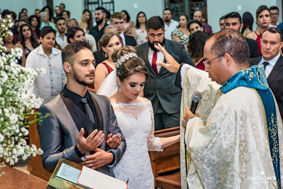Casamento, realizado na igreja São Sebastião na cidade de Para de minas/MG, fotografia registrada pelo fotógrafo de casamento Israel Lemos.