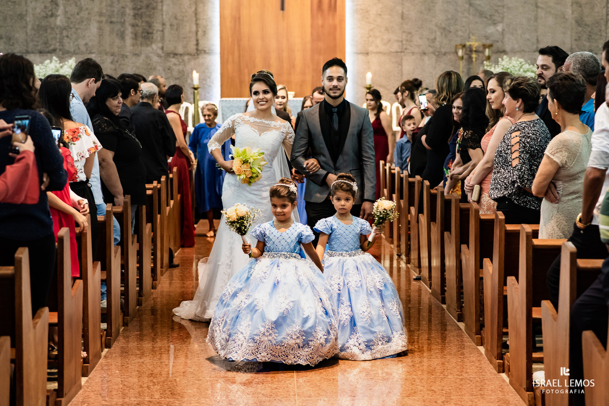 Casamento, realizado na igreja São Sebastião na cidade de Para de minas/MG, fotografia registrada pelo fotógrafo de casamento Israel Lemos.