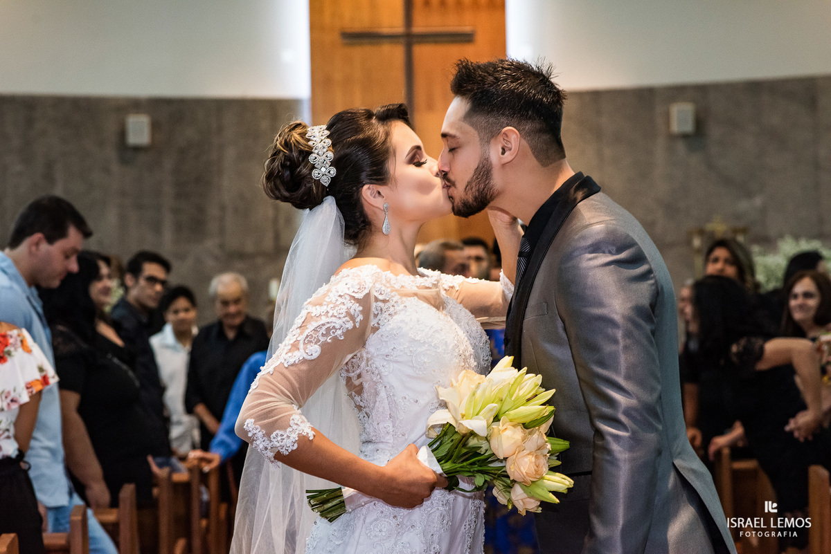 Casamento, realizado na igreja São Sebastião na cidade de Para de minas/MG, fotografia registrada pelo fotógrafo de casamento Israel Lemos.