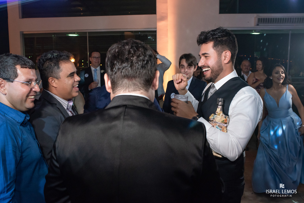 Casamento, realizado na igreja São Sebastião na cidade de Para de minas/MG, fotografia registrada pelo fotógrafo de casamento Israel Lemos.