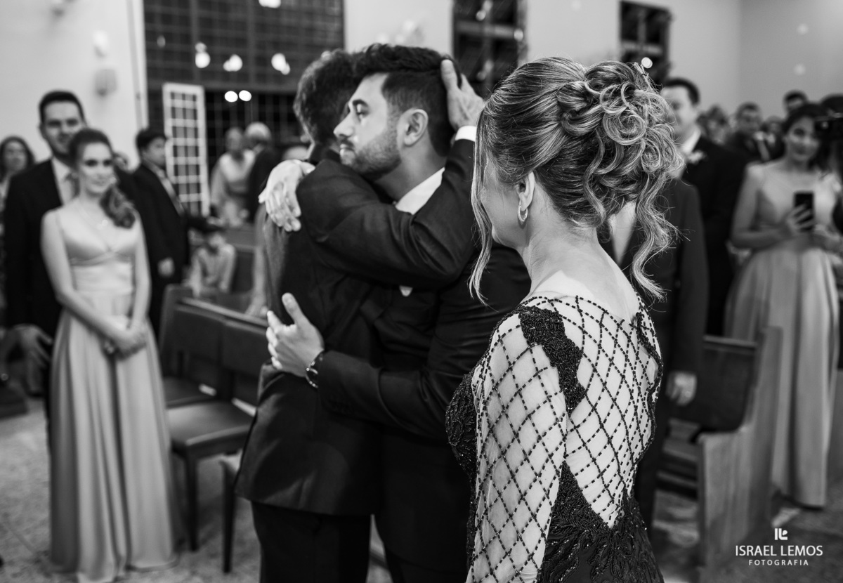 Casamento, realizado na igreja São Sebastião na cidade de Para de minas/MG, fotografia registrada pelo fotógrafo de casamento Israel Lemos.
