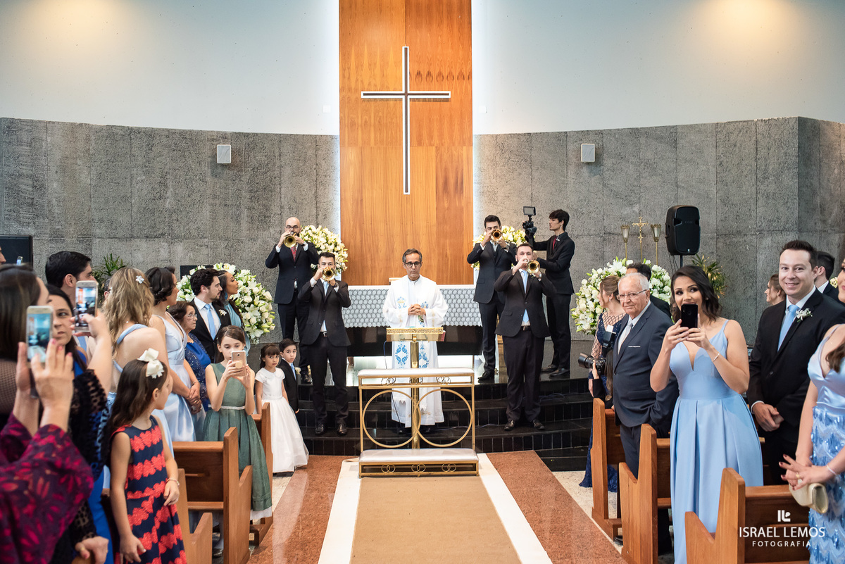 Casamento, realizado na igreja São Sebastião na cidade de Para de minas/MG, fotografia registrada pelo fotógrafo de casamento Israel Lemos.