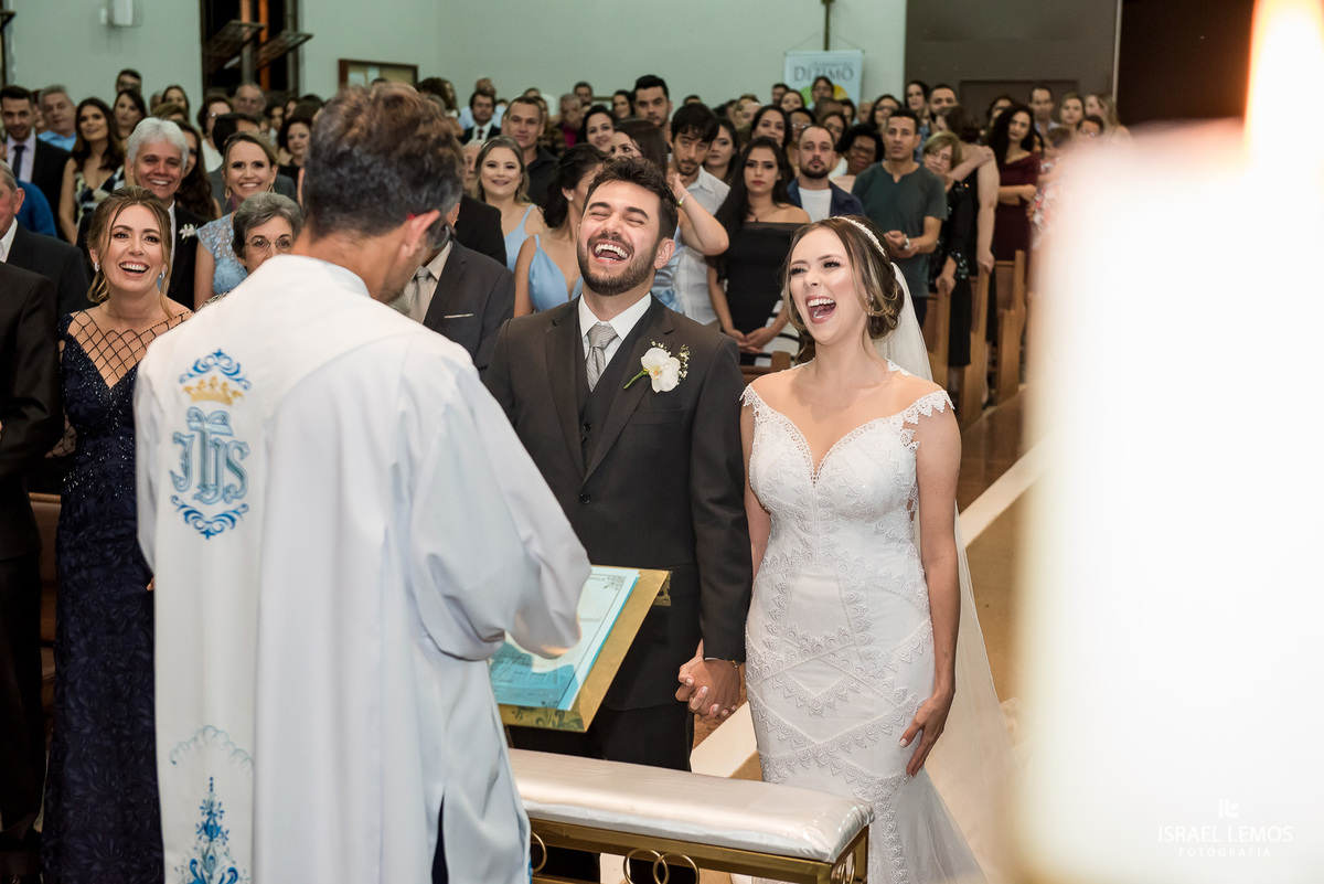 Casamento, realizado na igreja São Sebastião na cidade de Para de minas/MG, fotografia registrada pelo fotógrafo de casamento Israel Lemos.
