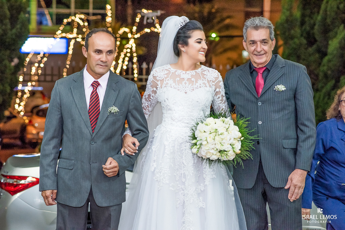 Casamento, realizado na Igreja Nossa senhora da piedade na cidade de Para de minas/MG, fotografia registrada pelo fotógrafo de casamento Israel Lemos.