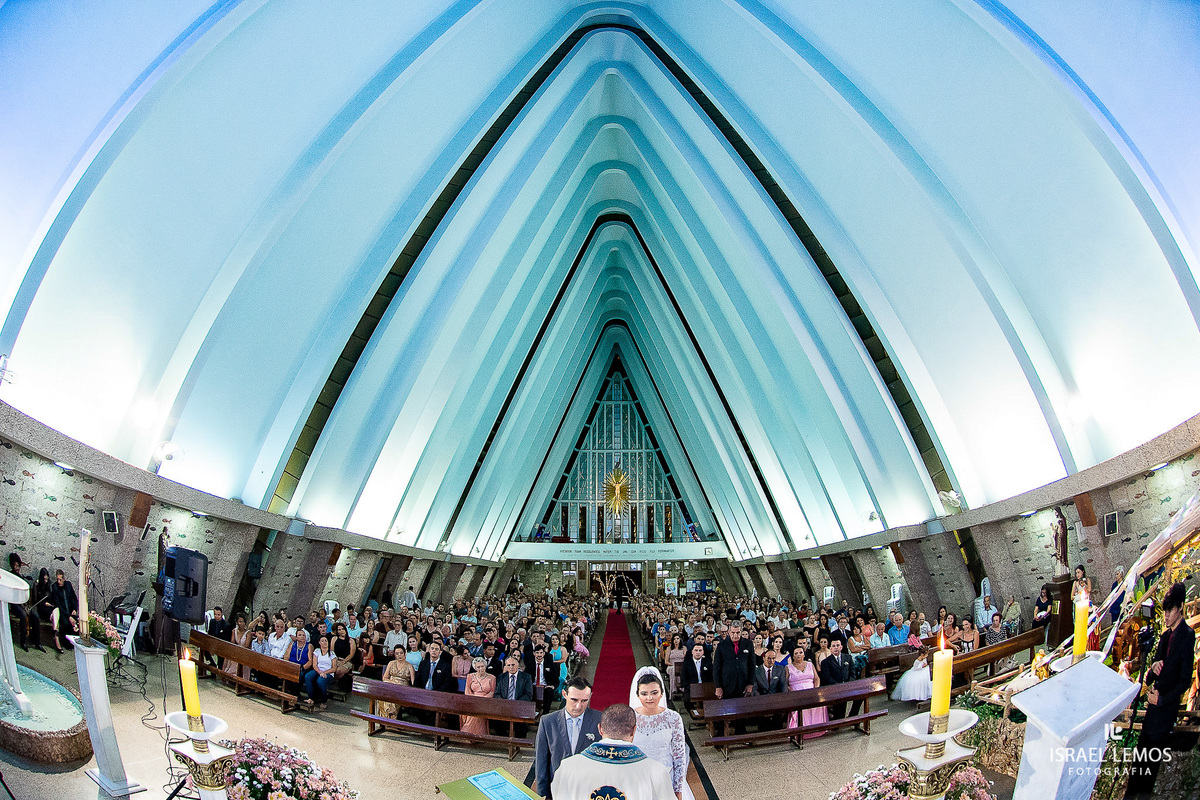 Casamento, realizado na Igreja Nossa senhora da piedade na cidade de Para de minas/MG, fotografia registrada pelo fotógrafo de casamento Israel Lemos.