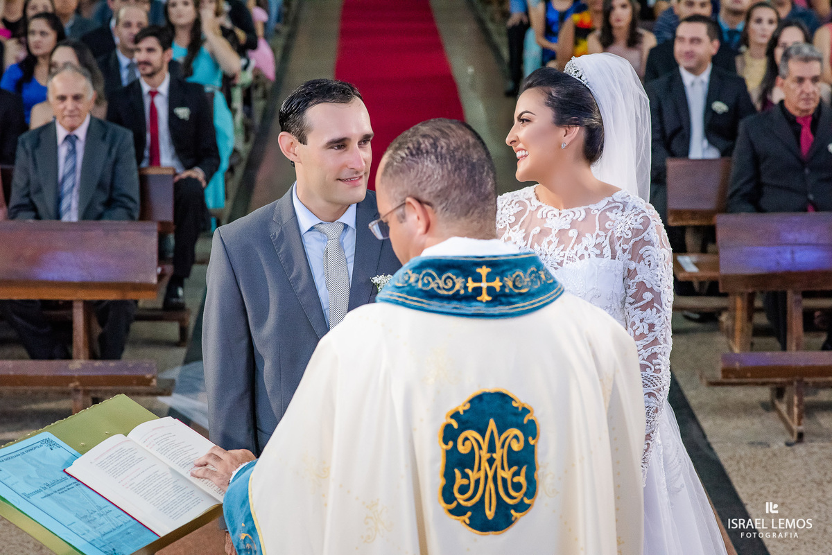 Casamento, realizado na Igreja Nossa senhora da piedade na cidade de Para de minas/MG, fotografia registrada pelo fotógrafo de casamento Israel Lemos.