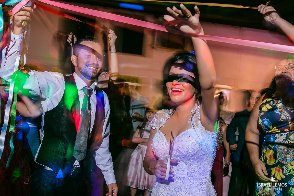 festa de casamento realizado na igreja Nossa Senhora do Pilar na cidade de Pitangui MG, na setima vila do ouro fotografia registrada pelo fotógrafo de casamento Israel Lemos.