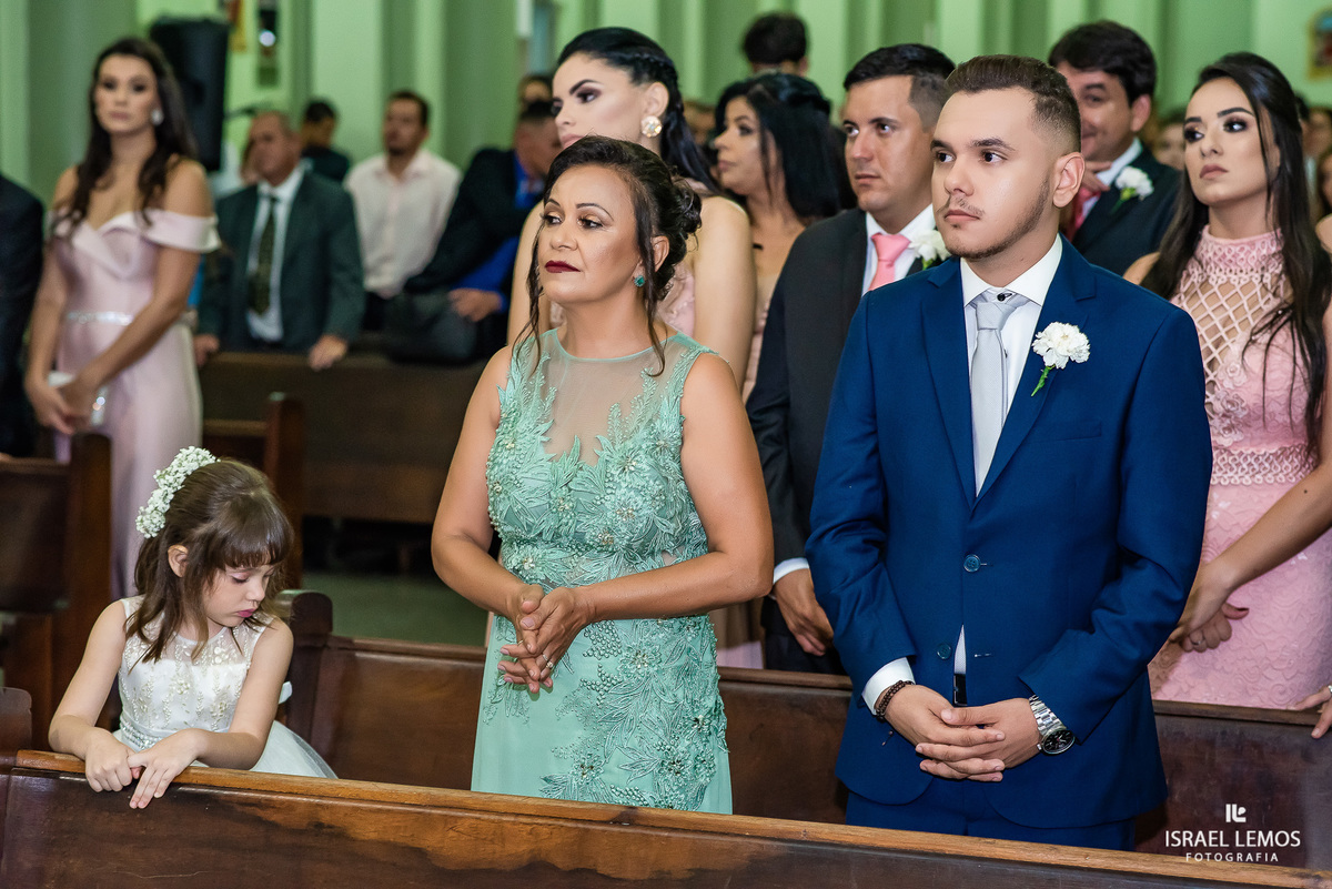 Casamento, realizado na igreja Nossa Senhora do Pilar na cidade de Pitangui MG, na setima vila do ouro fotografia registrada pelo fotógrafo de casamento Israel Lemos.
