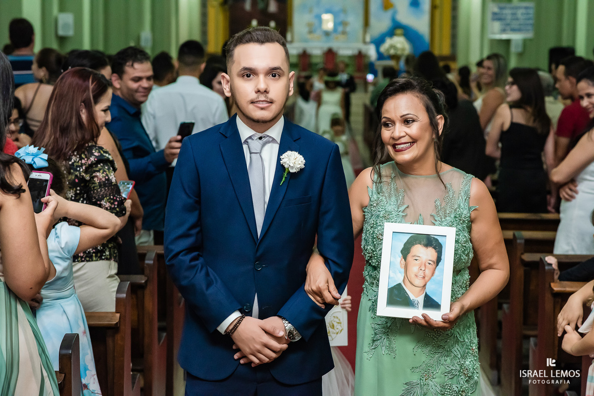 Casamento, realizado na igreja Nossa Senhora do Pilar na cidade de Pitangui MG, na setima vila do ouro fotografia registrada pelo fotógrafo de casamento Israel Lemos.