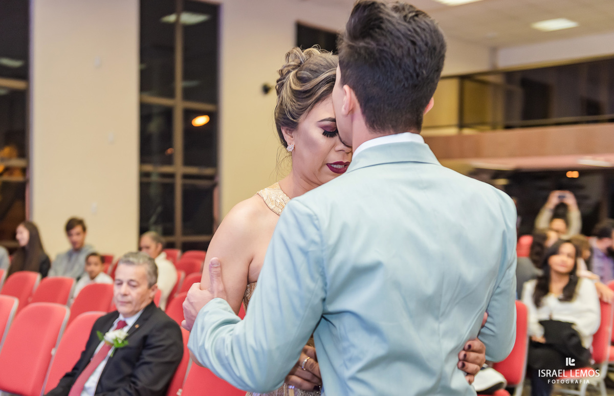 Casamento, realizado na igreja Betel na cidade de juatuba Mg para de minas, fotografia registrada pelo fotógrafo de casamento Israel Lemos.