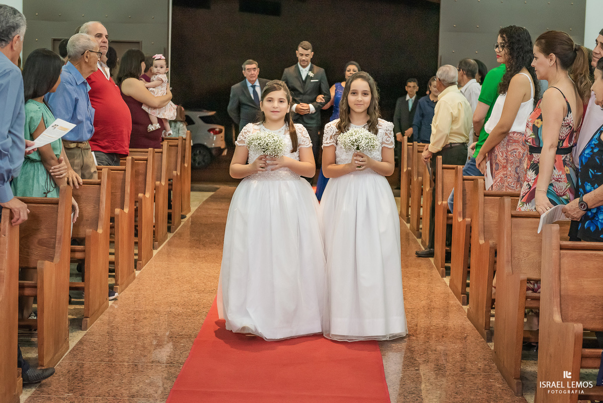 Casamento do Wesley e Leticia, realizado na Igreja São Sebastiao na cidade de Para de minas/MG, fotografia registrada pelo fotógrafo de casamento Israel Lemos.