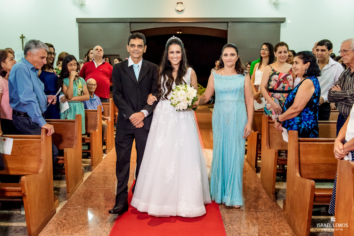 Casamento do Wesley e Leticia, realizado na Igreja São Sebastiao na cidade de Para de minas/MG, fotografia registrada pelo fotógrafo de casamento Israel Lemos.