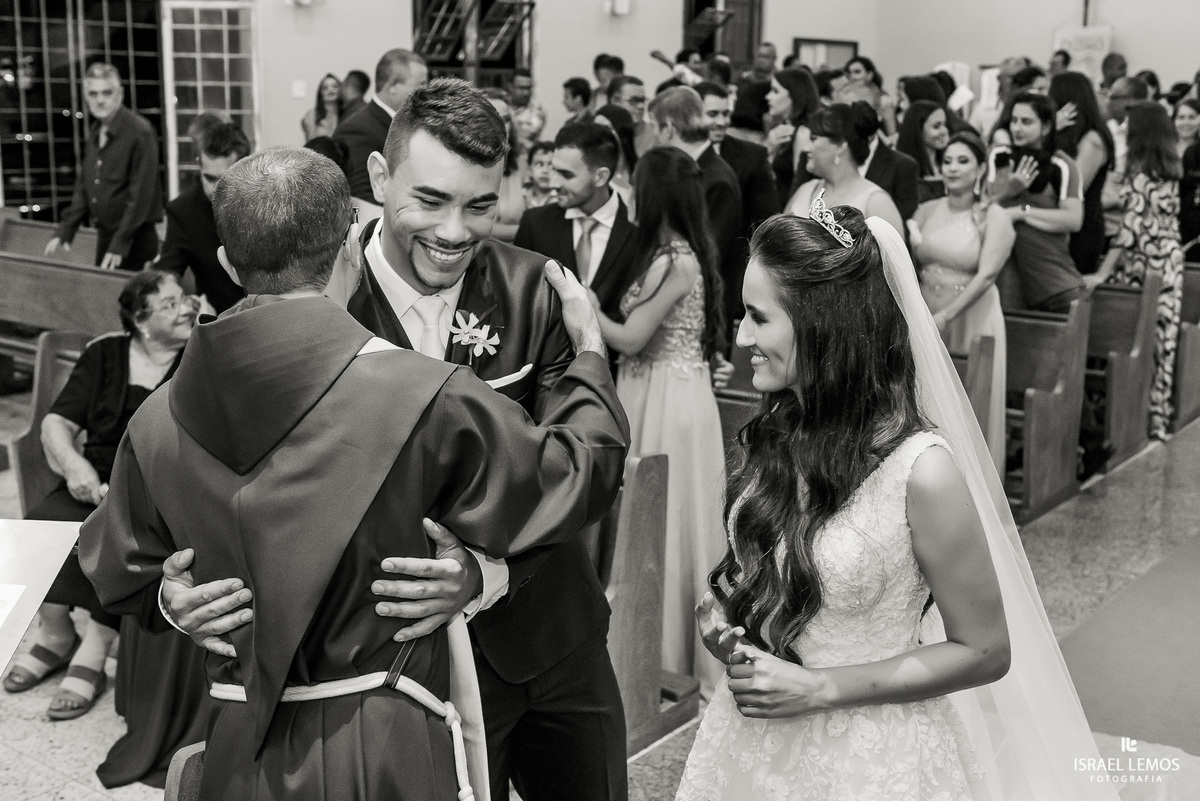 Casamento do Wesley e Leticia, realizado na Igreja São Sebastiao na cidade de Para de minas/MG, fotografia registrada pelo fotógrafo de casamento Israel Lemos.