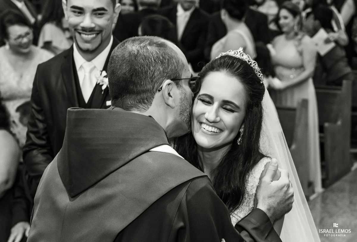 Casamento do Wesley e Leticia, realizado na Igreja São Sebastiao na cidade de Para de minas/MG, fotografia registrada pelo fotógrafo de casamento Israel Lemos.