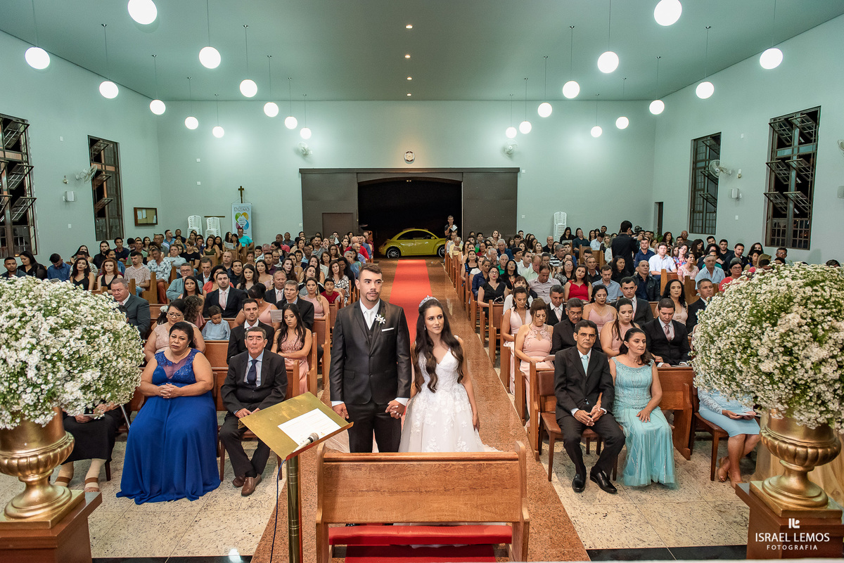 Casamento do Wesley e Leticia, realizado na Igreja São Sebastiao na cidade de Para de minas/MG, fotografia registrada pelo fotógrafo de casamento Israel Lemos.