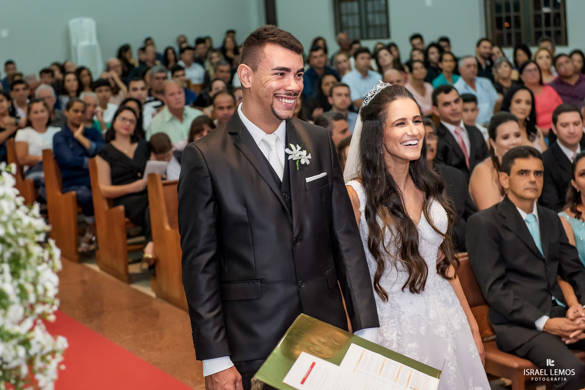 Casamento do Wesley e Leticia, realizado na Igreja São Sebastiao na cidade de Para de minas/MG, fotografia registrada pelo fotógrafo de casamento Israel Lemos.