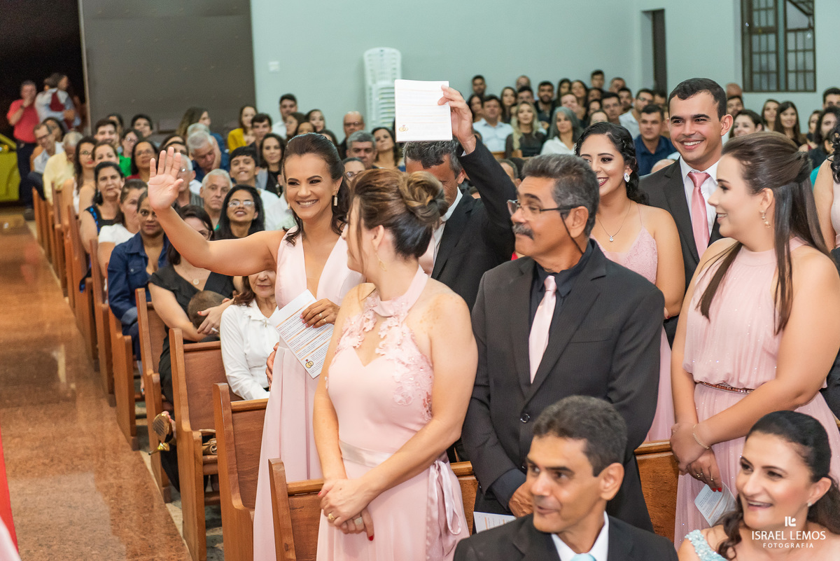 Casamento do Wesley e Leticia, realizado na Igreja São Sebastiao na cidade de Para de minas/MG, fotografia registrada pelo fotógrafo de casamento Israel Lemos.