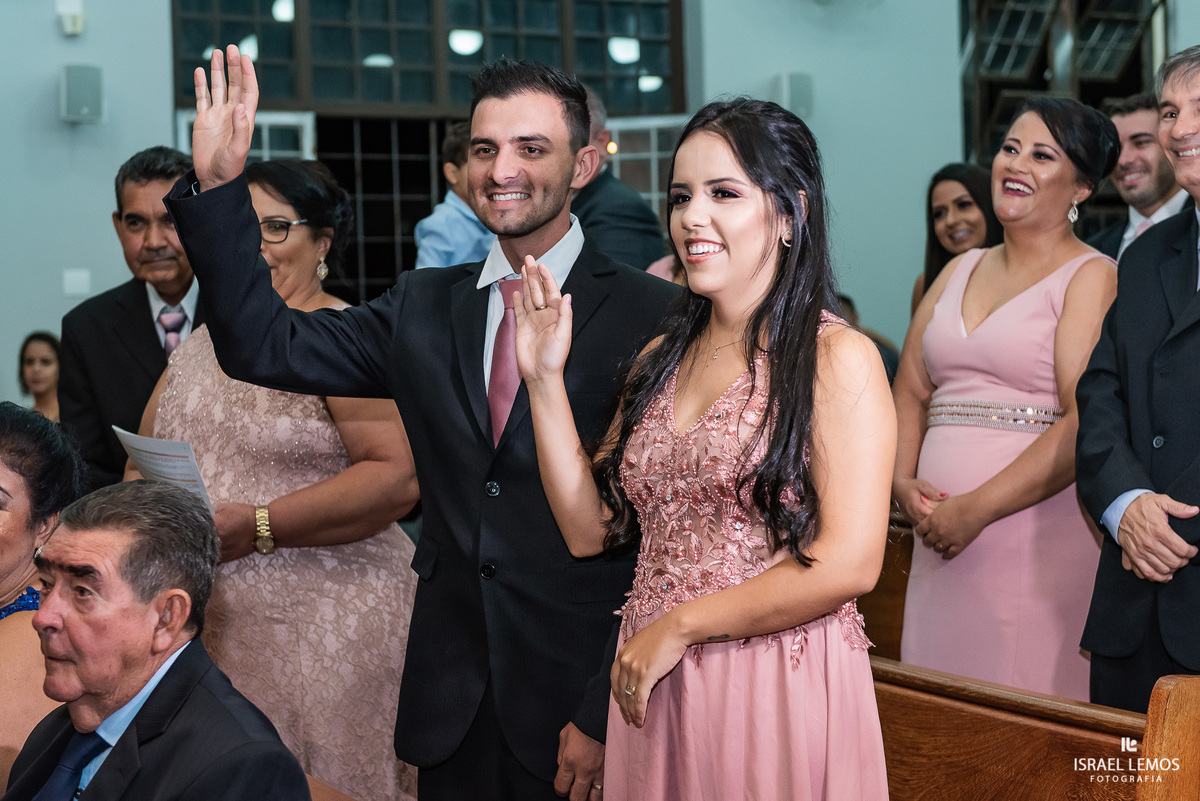 Casamento do Wesley e Leticia, realizado na Igreja São Sebastiao na cidade de Para de minas/MG, fotografia registrada pelo fotógrafo de casamento Israel Lemos.