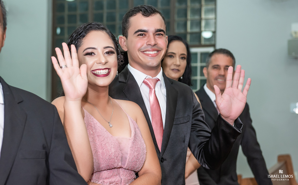 Casamento do Wesley e Leticia, realizado na Igreja São Sebastiao na cidade de Para de minas/MG, fotografia registrada pelo fotógrafo de casamento Israel Lemos.