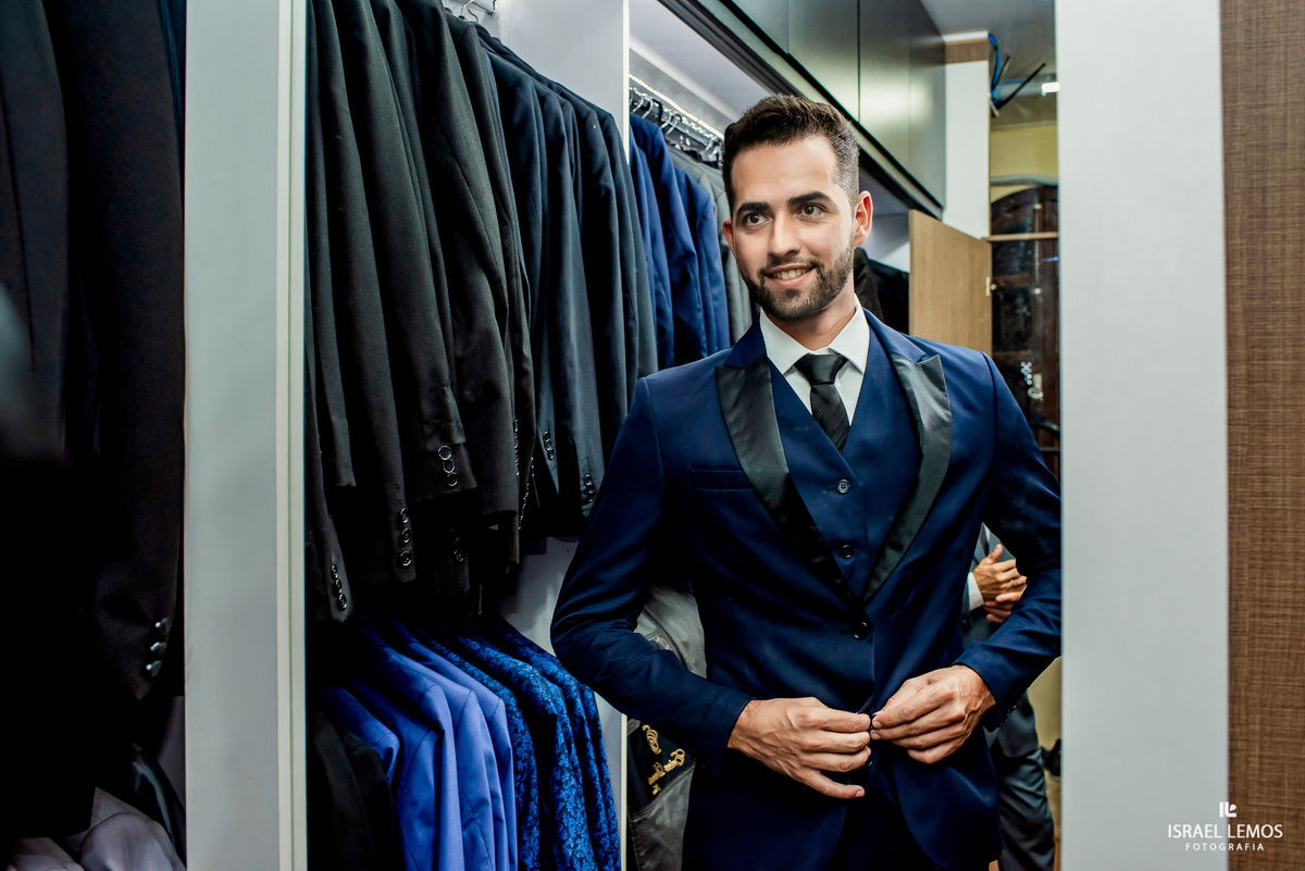 Making of dos noivos de Milena e Julio, realizado no espaco de maquiagem Erica damas em Para de Minas/MG, fotografia registrada pelo fotógrafo de casamento Israel Lemos.