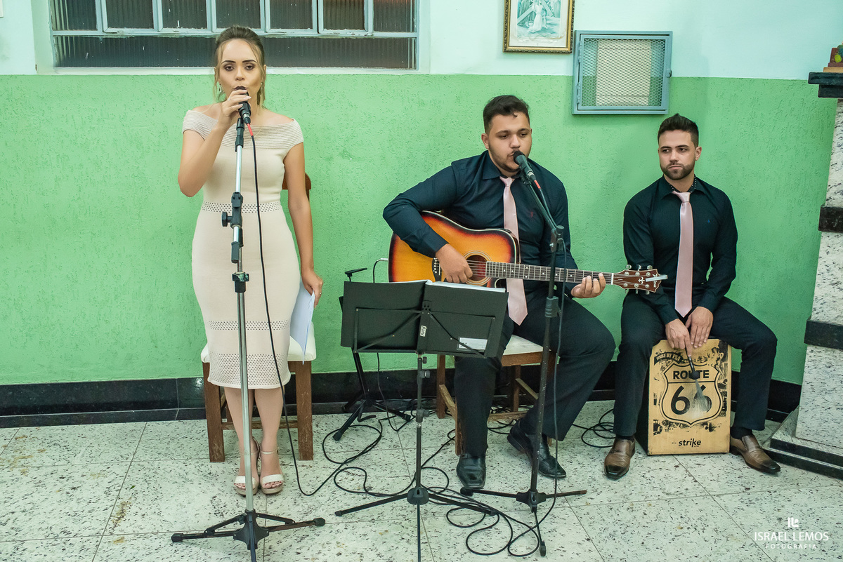 Casamento de Milena e Julio, realizado na Igreja Santo antonio na cidade de Igaratinga/MG, fotografia registrada pelo fotógrafo de casamento Israel Lemos.