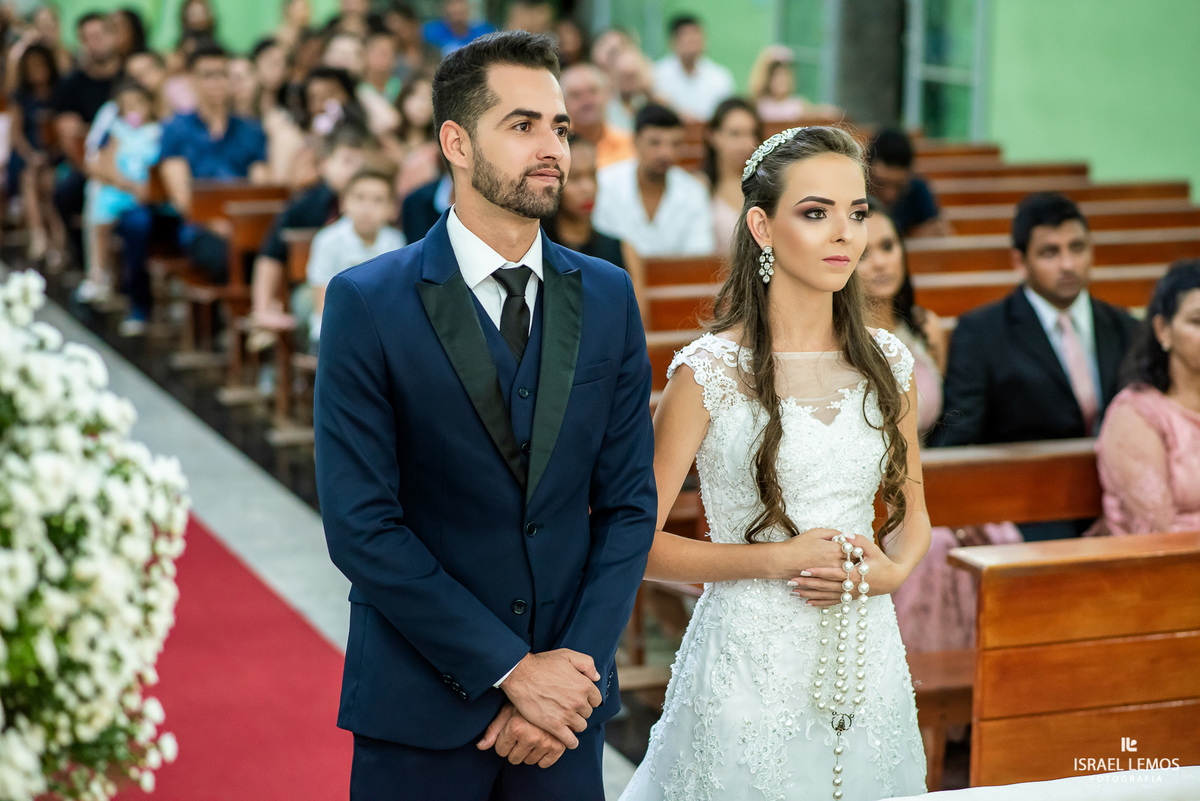 Casamento de Milena e Julio, realizado na Igreja Santo antonio na cidade de Igaratinga/MG, fotografia registrada pelo fotógrafo de casamento Israel Lemos.
