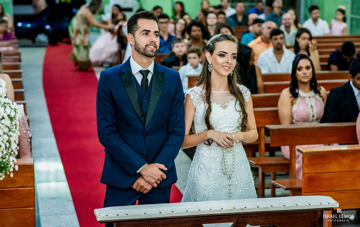 Casamento de Milena e Julio, realizado na Igreja Santo antonio na cidade de Igaratinga/MG, fotografia registrada pelo fotógrafo de casamento Israel Lemos.